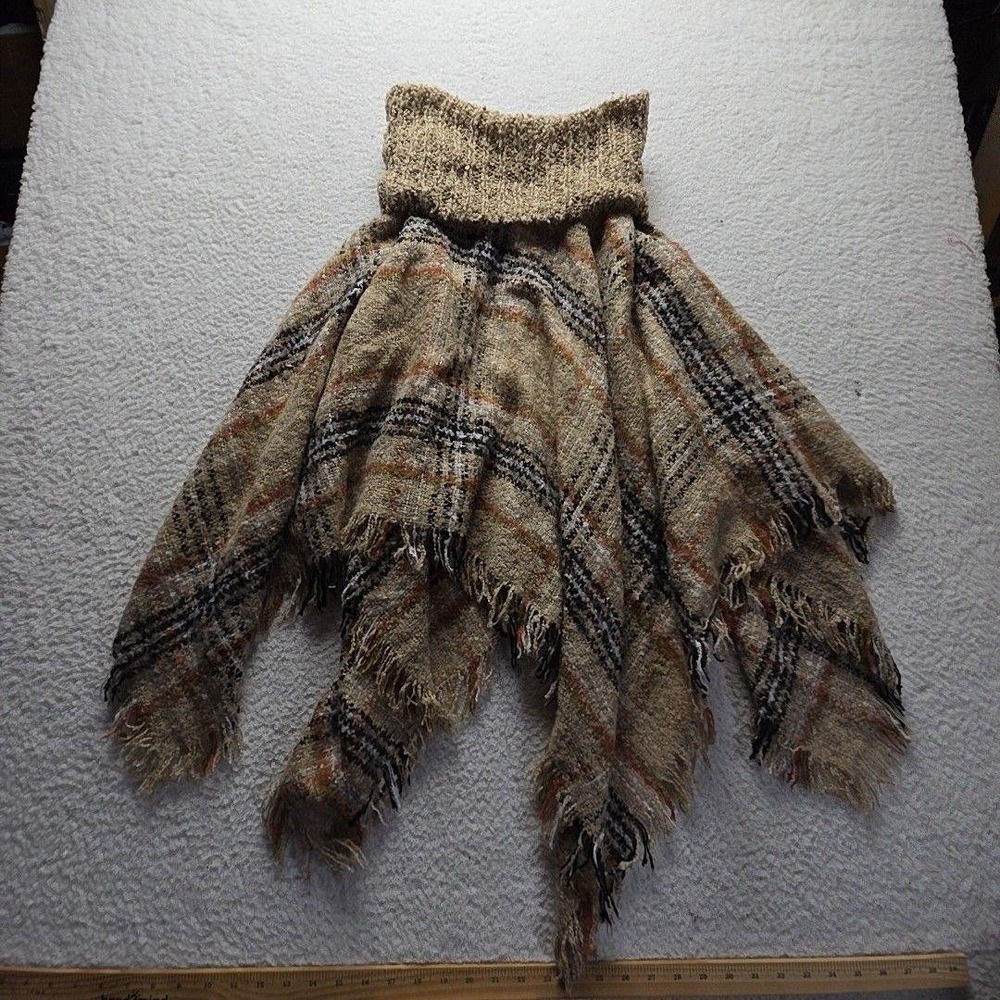 Harve Benard Sweater Cape Womens One Size Beige Plaid Turtleneck Fringe Knit